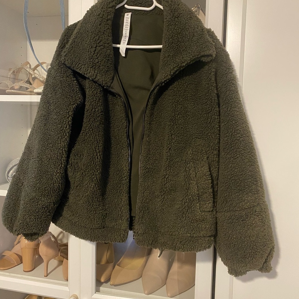 LULULEMON Teddy Jacket - Picture 3 of 6